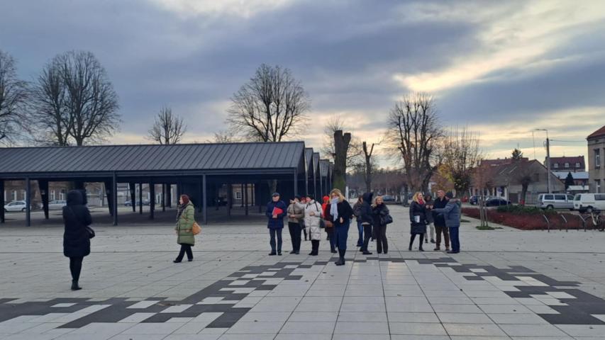 Widok na zrewitalizowany plac